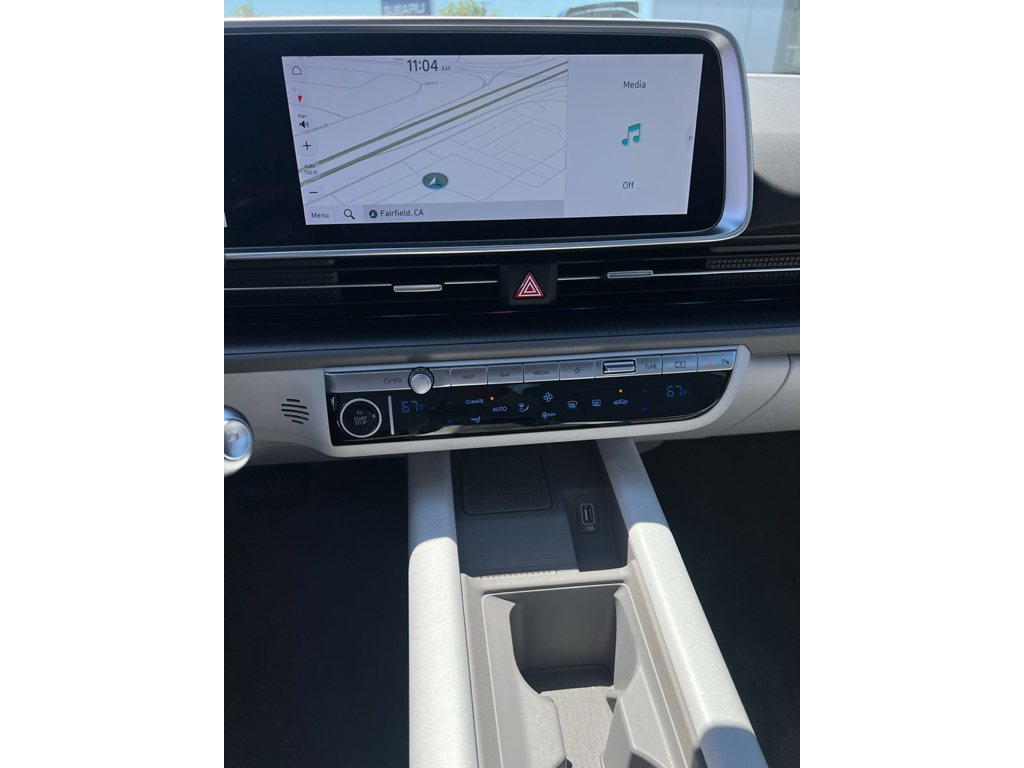 2023 Hyundai IONIQ 6 photo 8