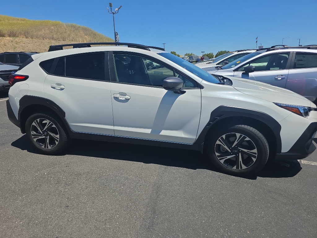 2024 Subaru Crosstrek photo 2