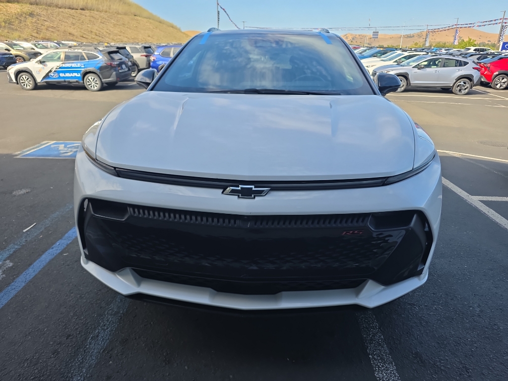 2025 Chevrolet Equinox EV photo 2
