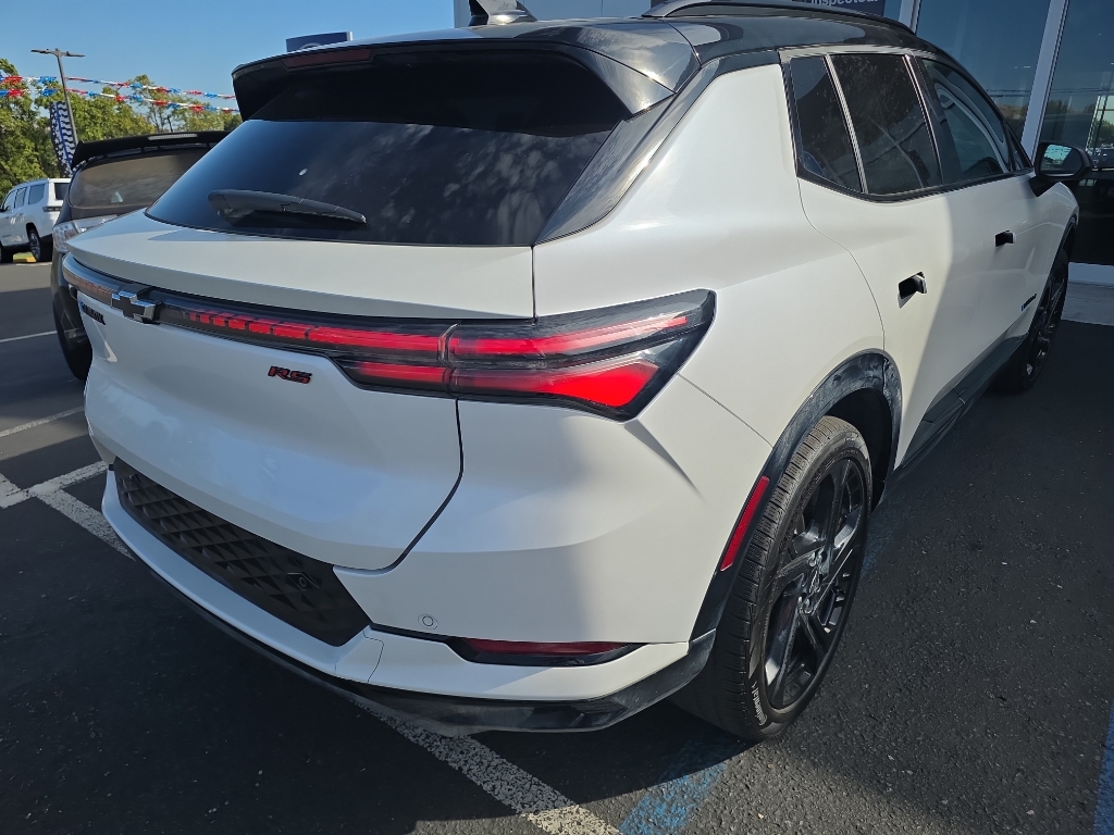 2025 Chevrolet Equinox EV photo 3