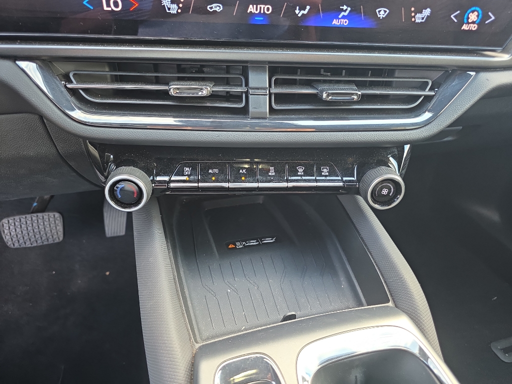 2025 Chevrolet Equinox EV photo 7