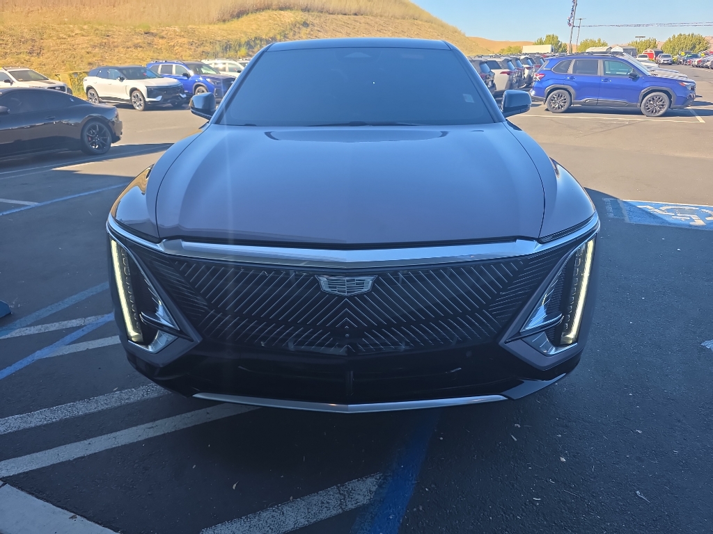 2024 Cadillac Lyriq photo 2