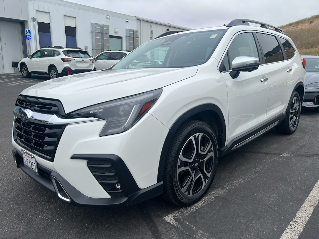 Crystal White Pearl 2023 Subaru Ascent SUV / Crossover All-Wheel Drive 8-Speed CVT