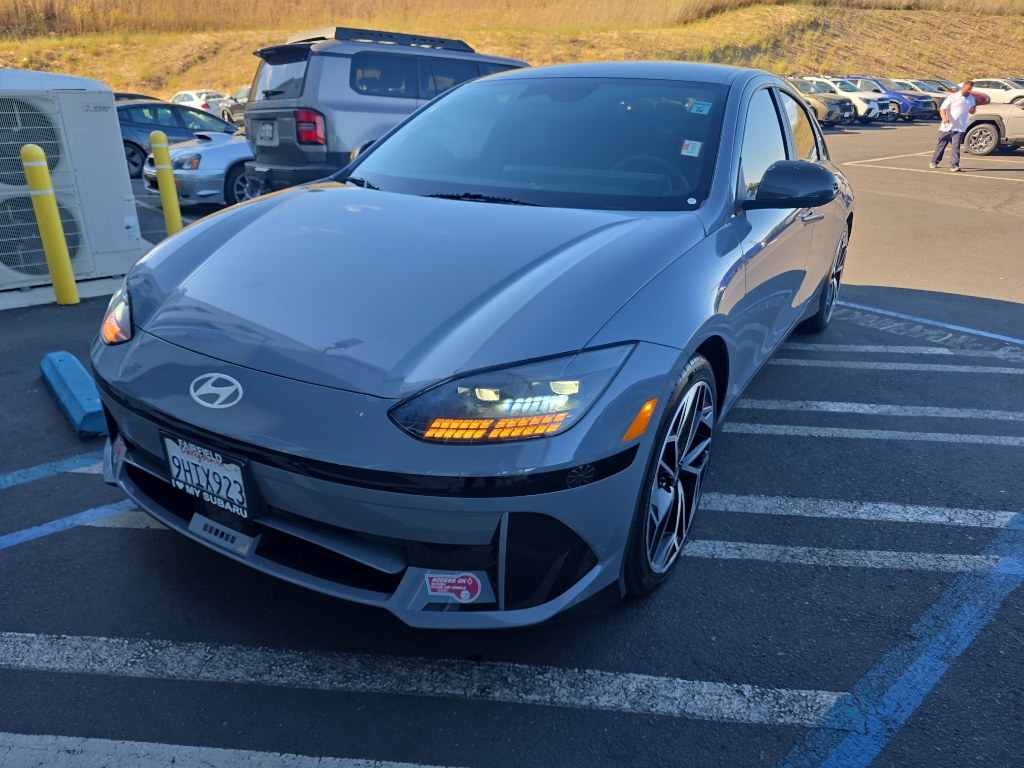 2023 Hyundai IONIQ 6 photo 1