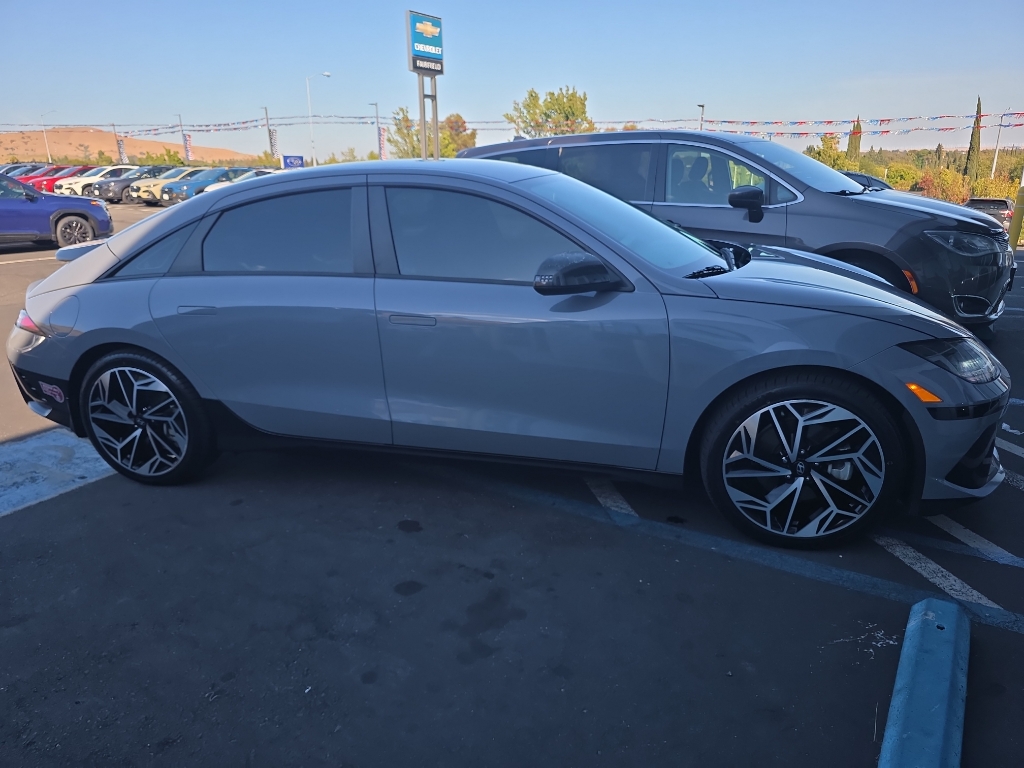 2023 Hyundai IONIQ 6 photo 3