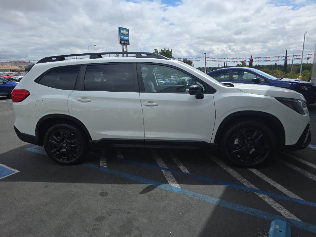 2023 Subaru Ascent photo 3