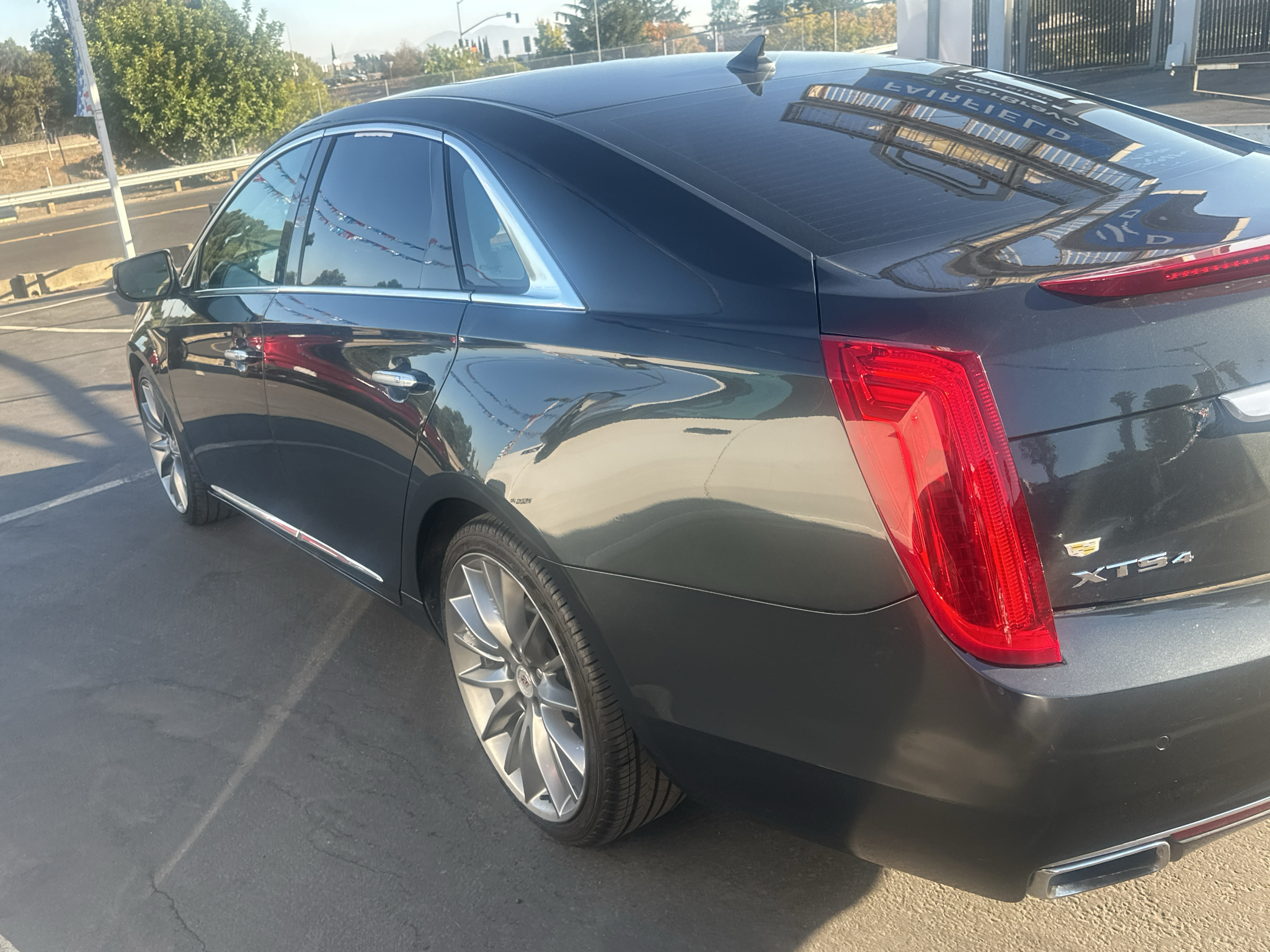 2013 Cadillac XTS photo 4