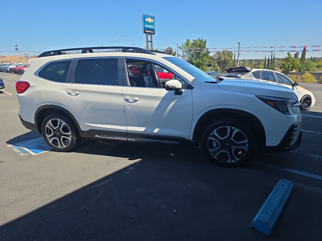 2023 Subaru Ascent photo 3