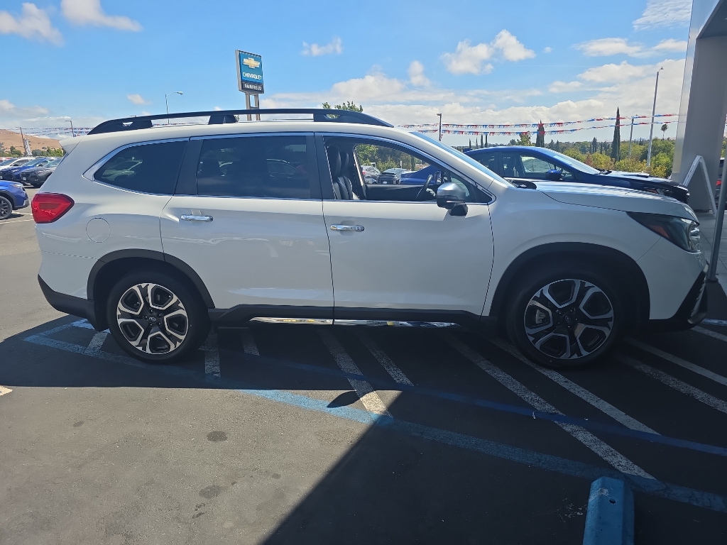 2023 Subaru Ascent photo 3