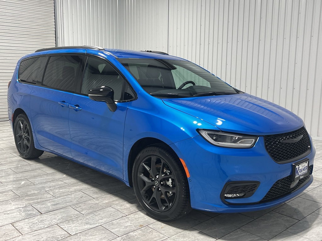 View vehicle photo 7
