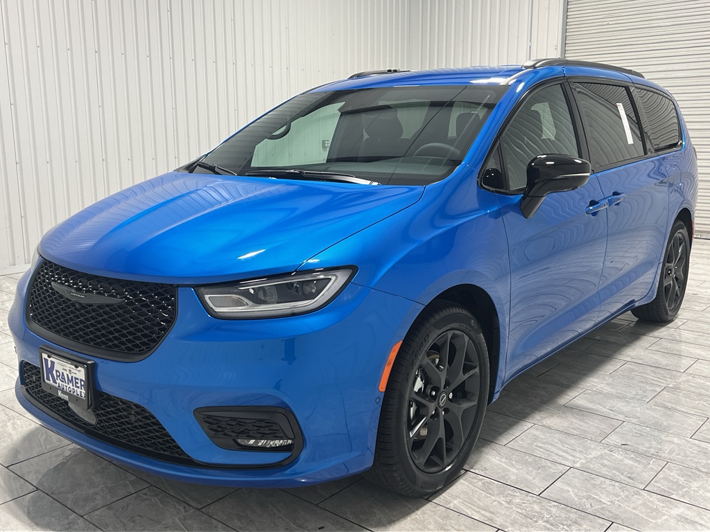 2026 Chrysler Pacifica Select FWD