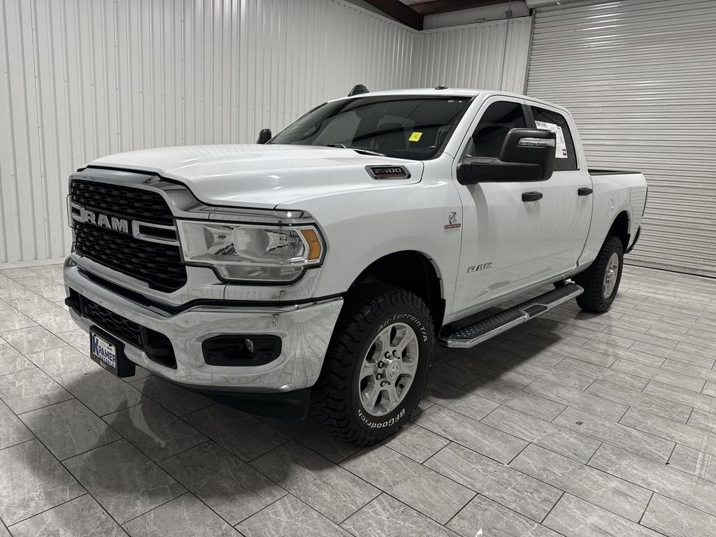 2024 RAM 2500 Big Horn Crew Cab 4WD