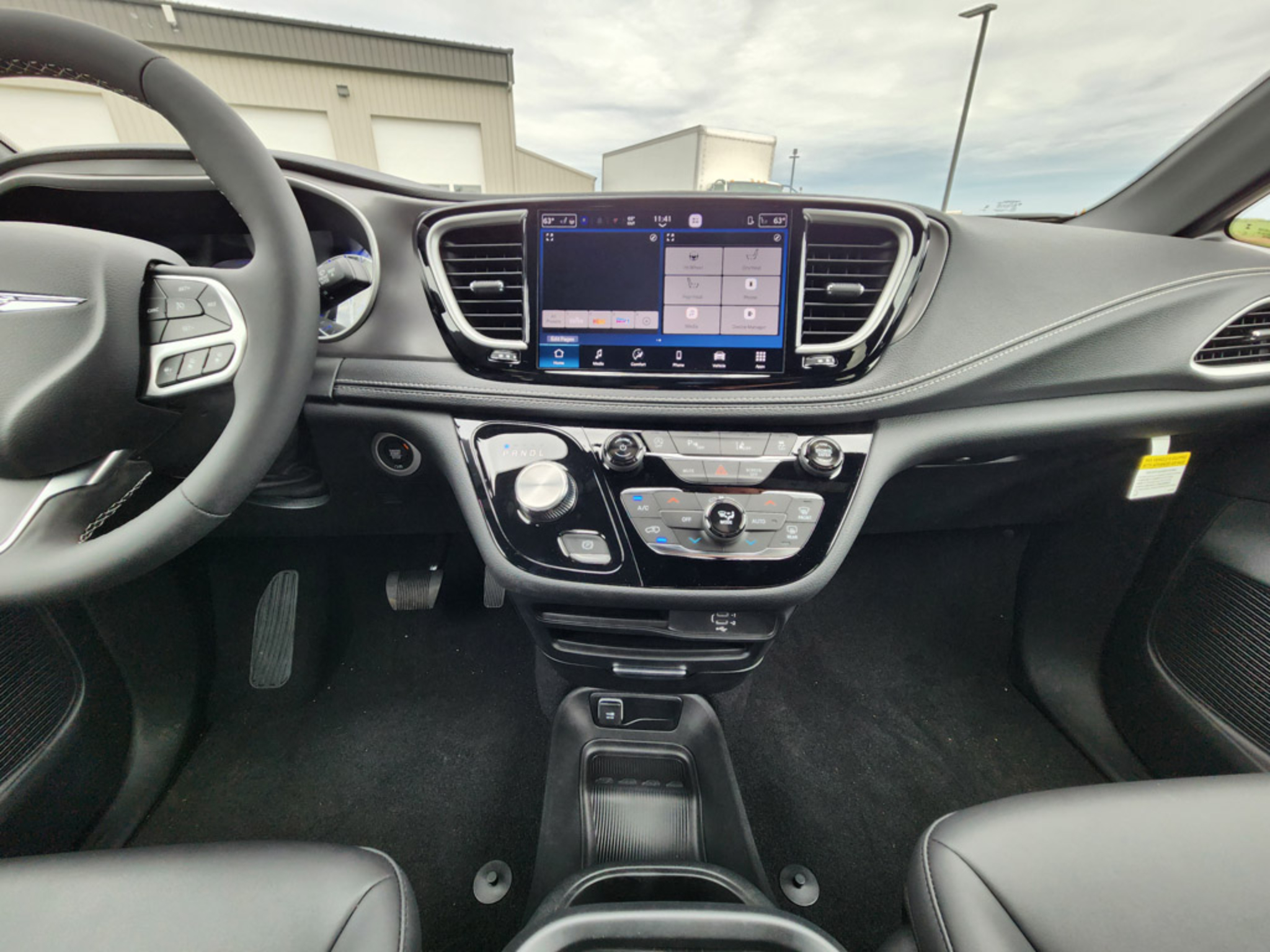 2026 Chrysler Pacifica Select - Photo 26