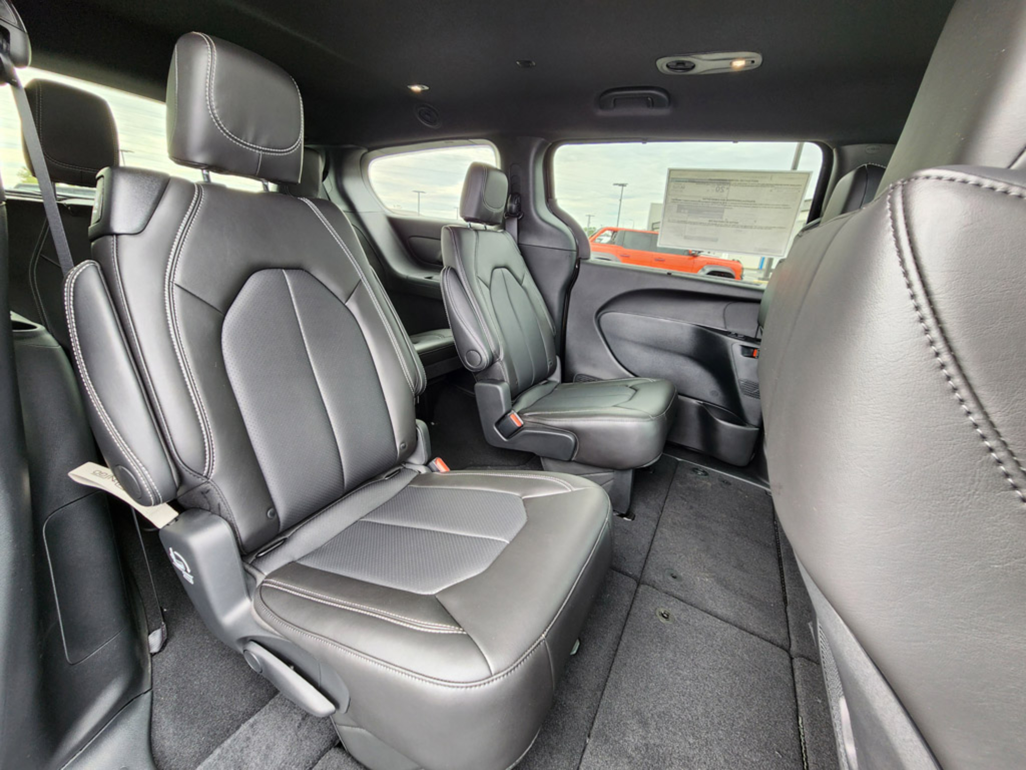 2026 Chrysler Pacifica Select - Photo 20