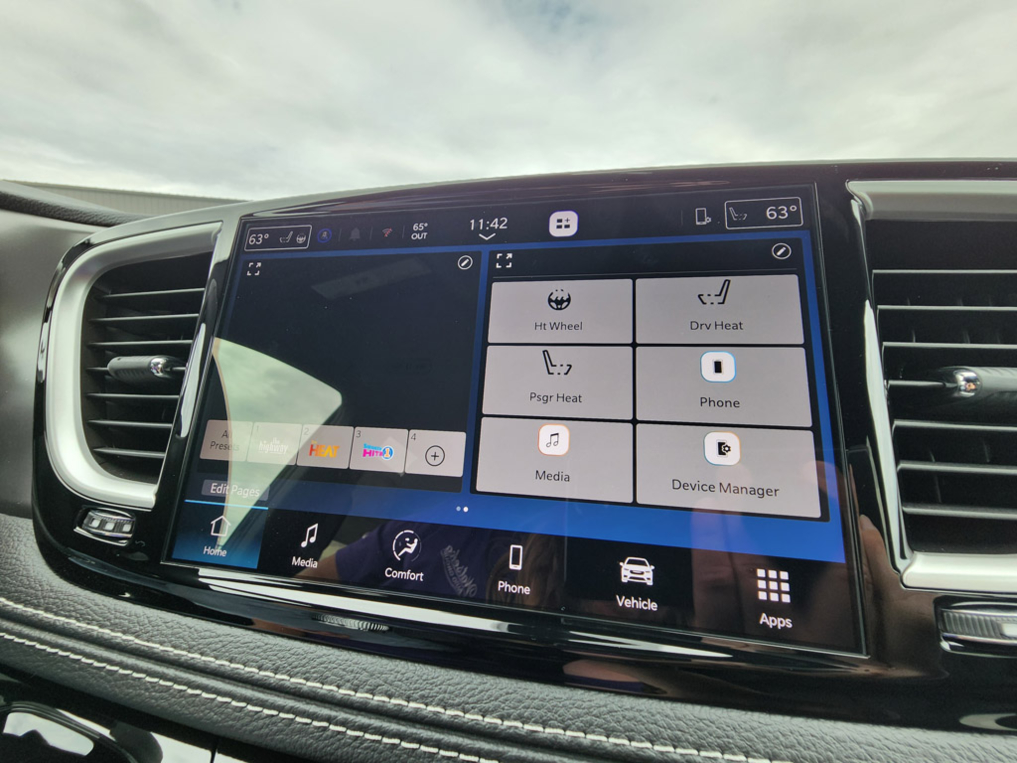 2026 Chrysler Pacifica Select - Photo 29