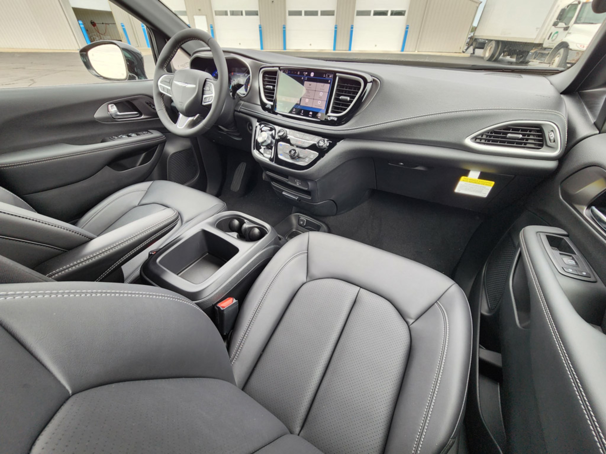 2026 Chrysler Pacifica Select - Photo 21