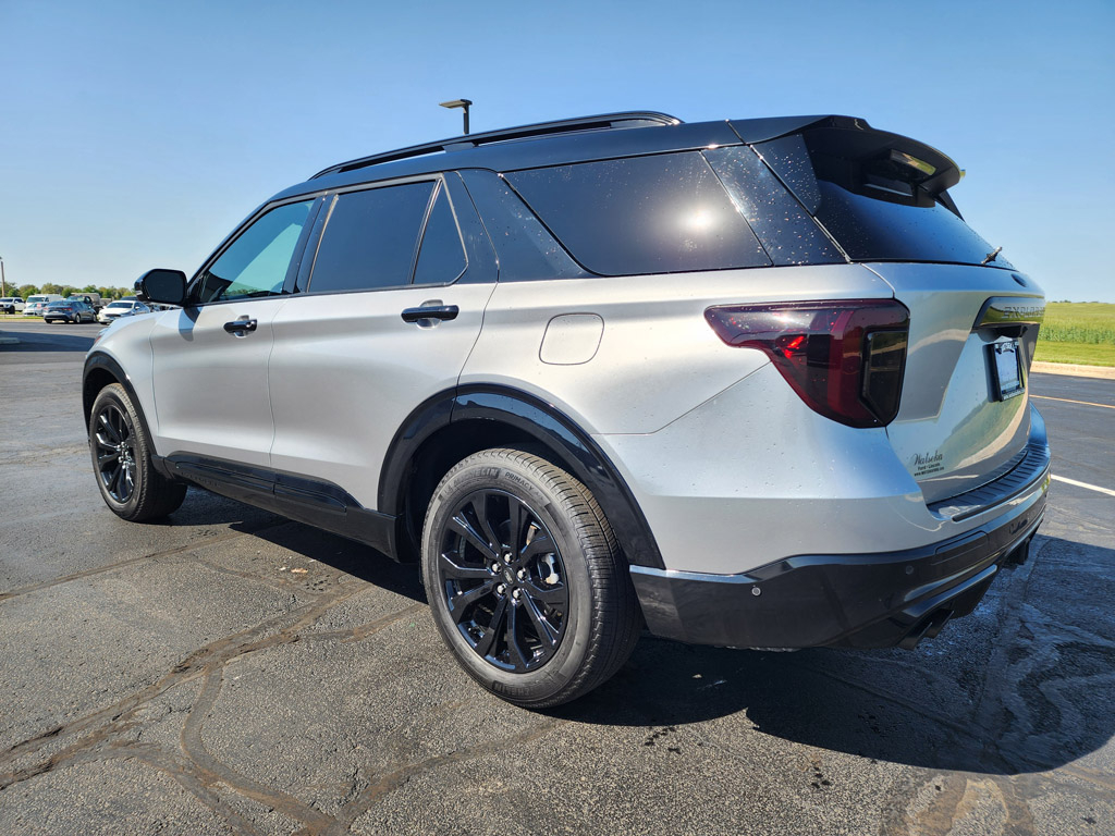 2020 Ford Explorer ST - Photo 7