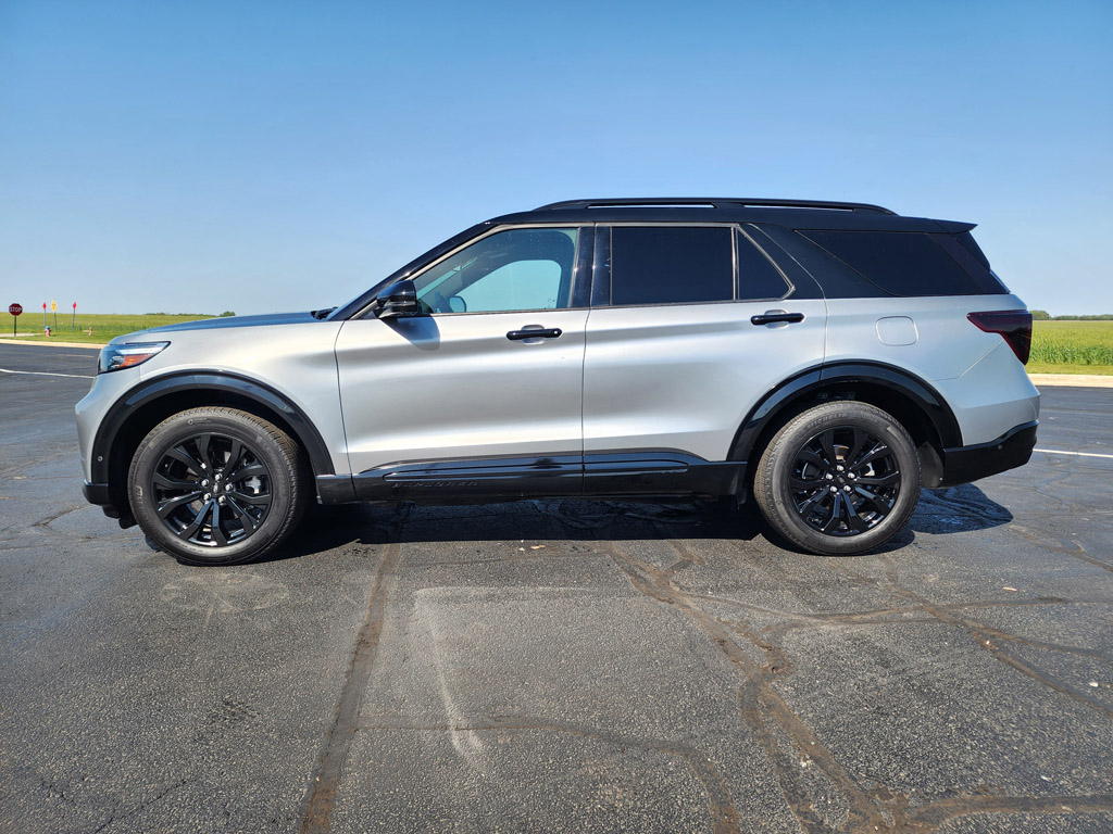 2020 Ford Explorer ST - Photo 8