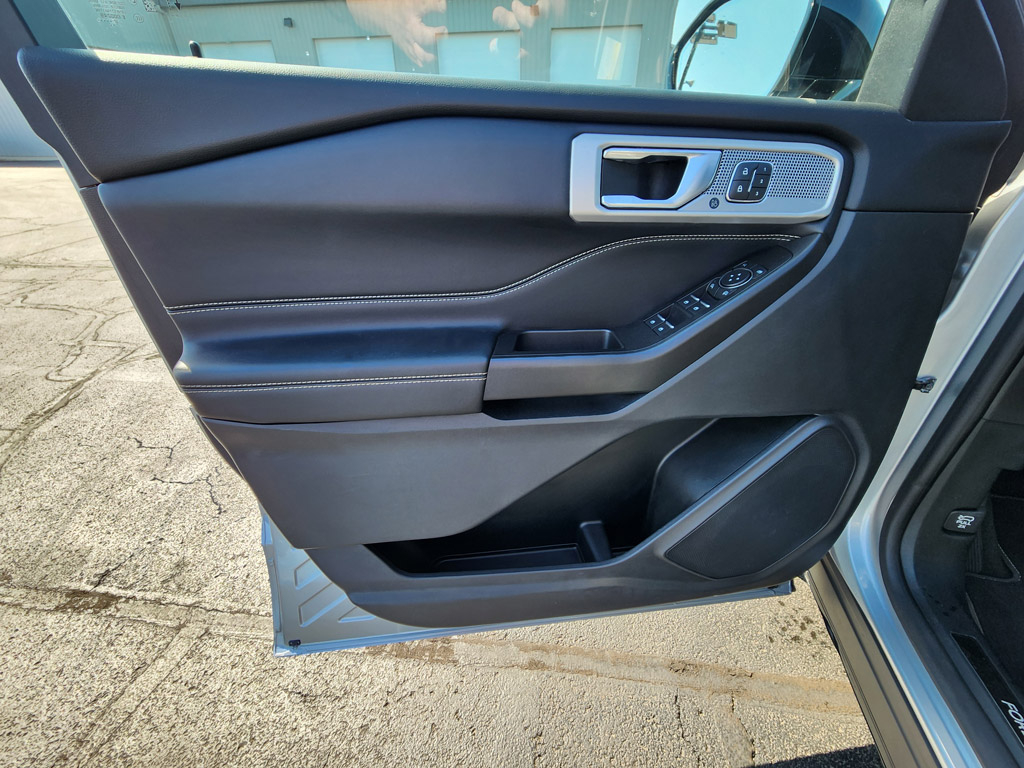 2020 Ford Explorer ST - Photo 13