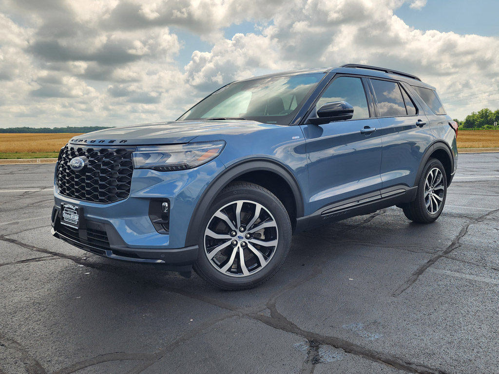 Vapor Blue Metallic 2026 Ford Explorer SUV / Crossover All-Wheel Drive Automatic