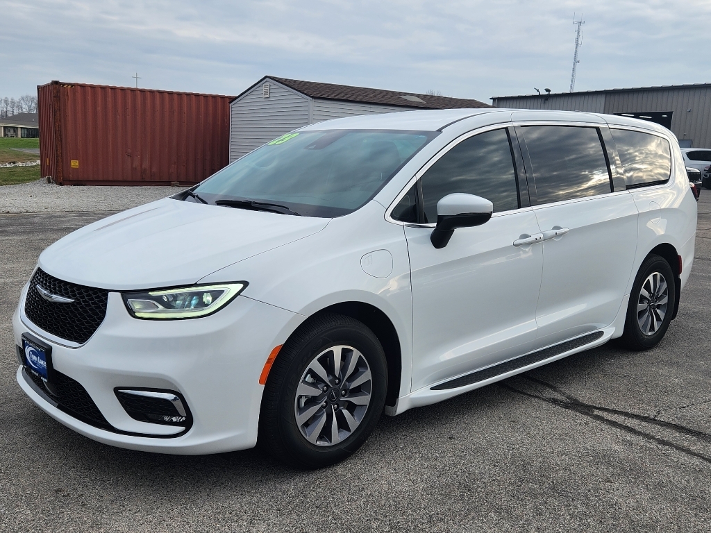 2023 Chrysler Pacifica Hybrid Touring L FWD