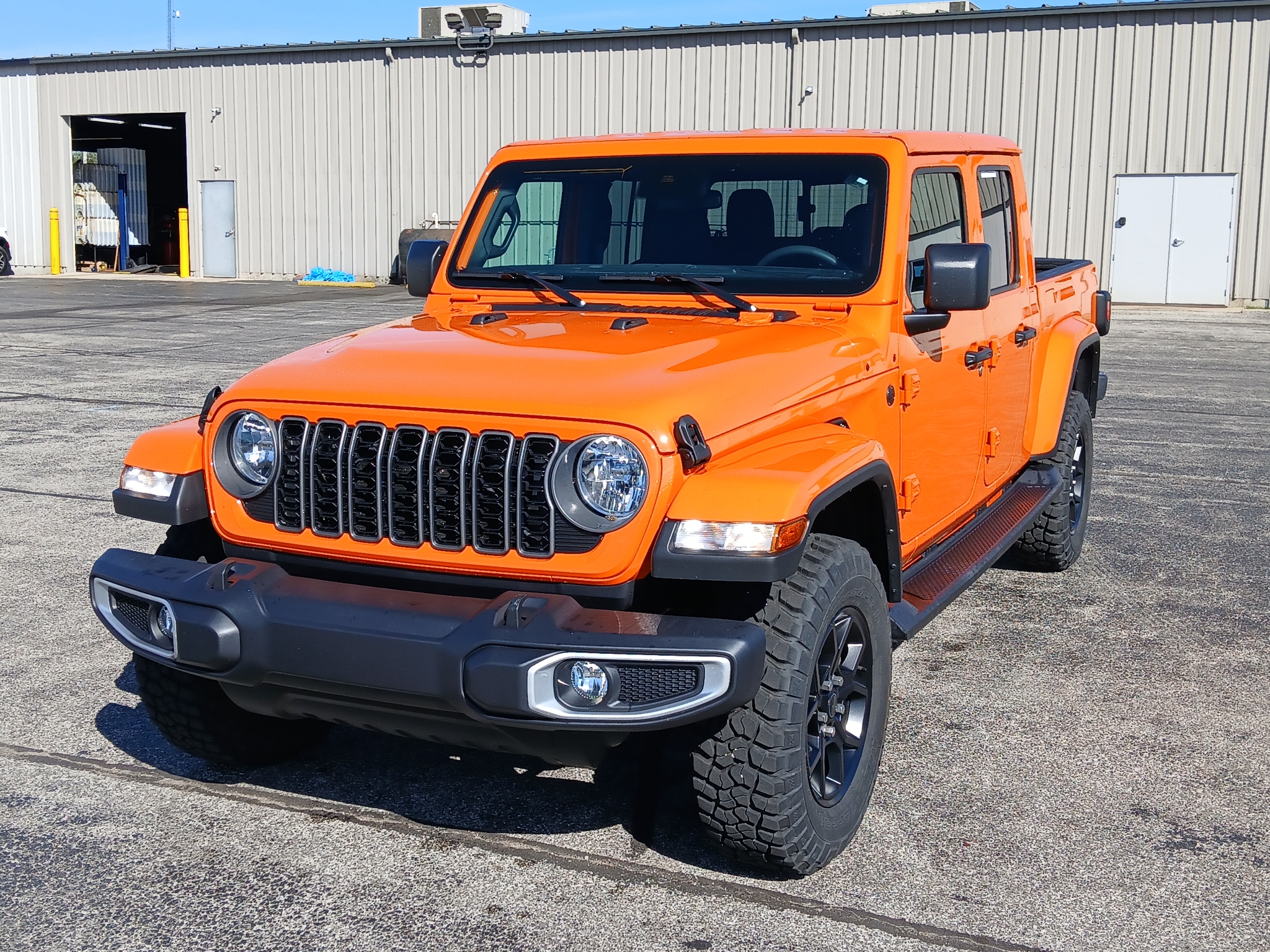 2025 Jeep Gladiator High Tide Crew Cab 4WD