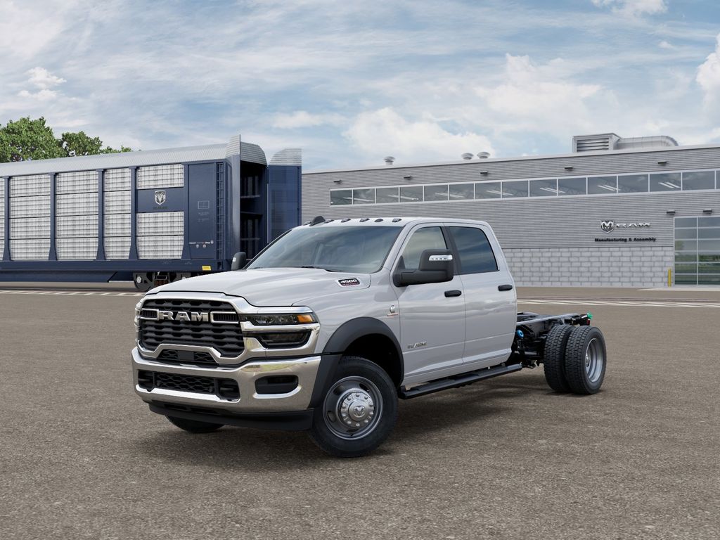 Bright White Clearcoat 2026 RAM 4500 Chassis Pickup Truck 8-Speed Automatic