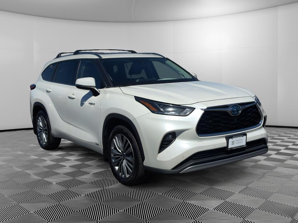 White (Blizzard Pearl) 2020 Toyota Highlander Hybrid Platinum AWD SUV / Crossover All-Wheel Drive Continuously Variable Transmission