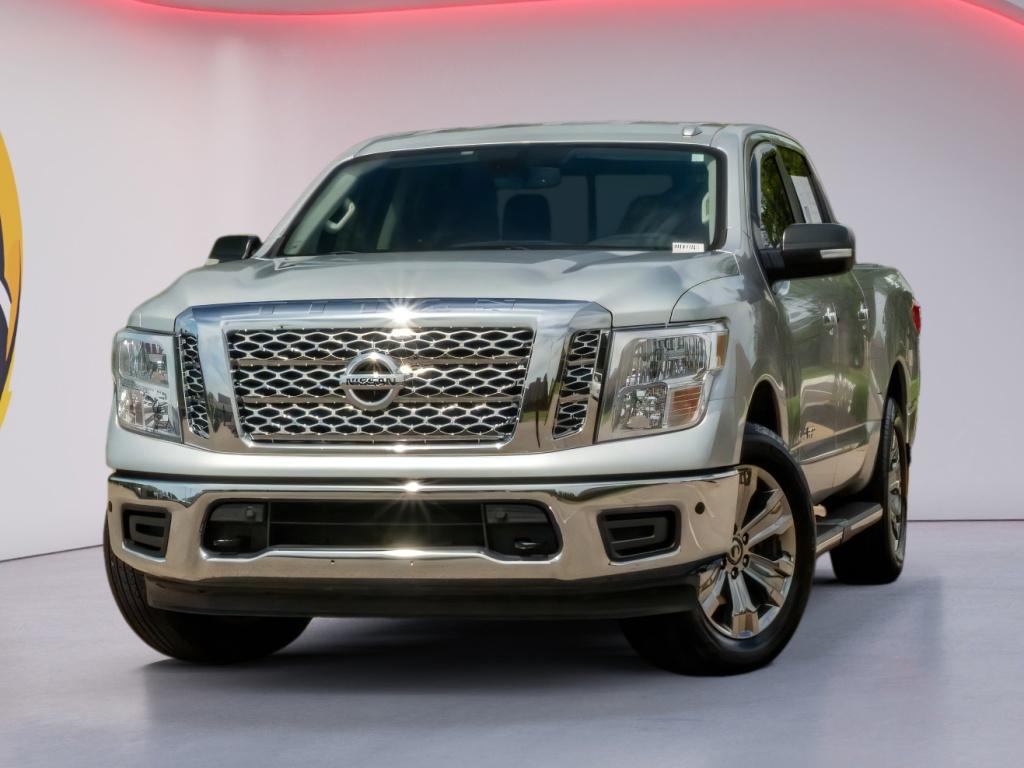 Brilliant Silver 2018 Nissan Titan SV Crew Cab 4WD Pickup Truck Four-Wheel Drive 7-Speed Automatic