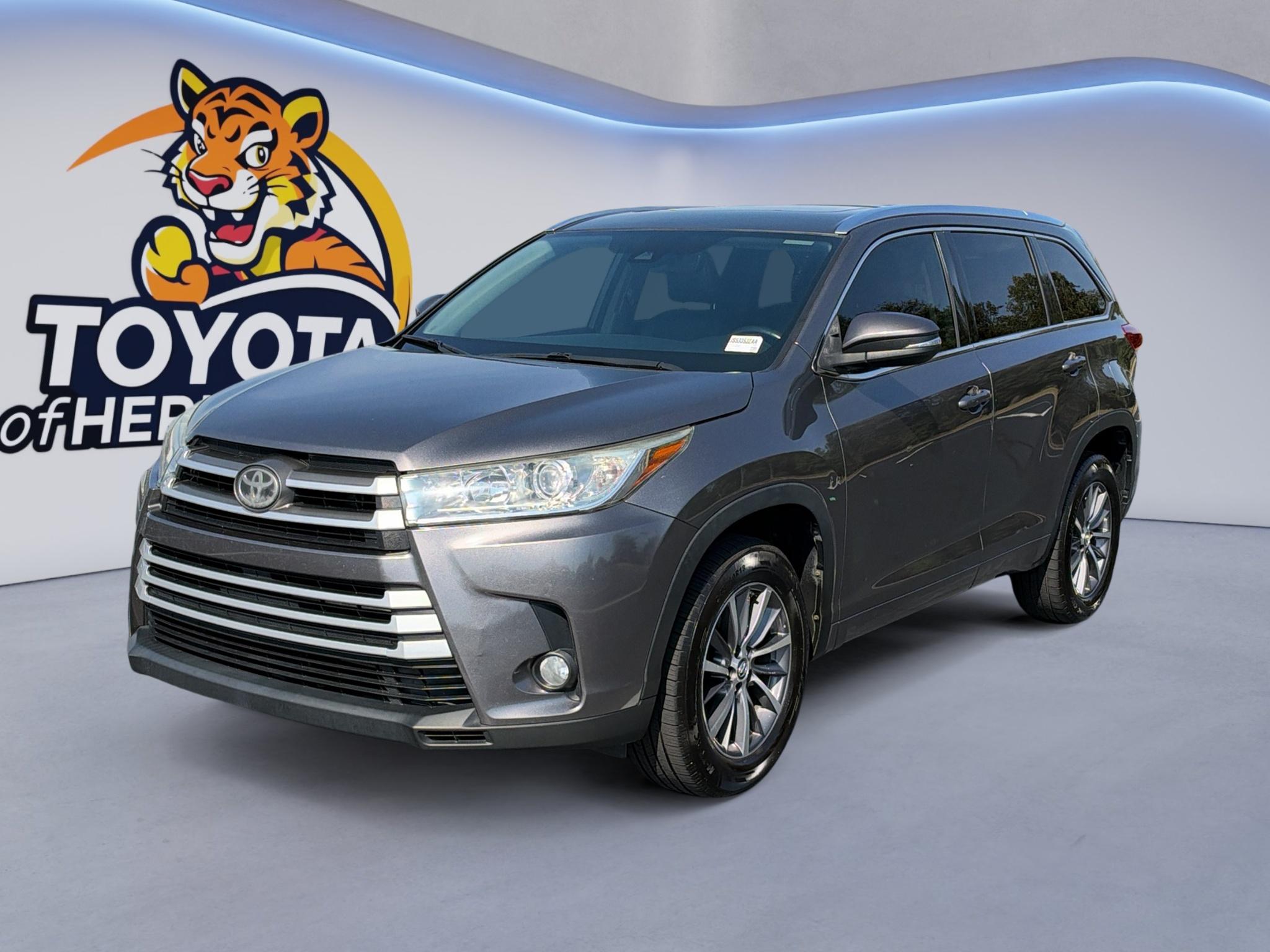 Predawn Gray Mica 2018 Toyota Highlander SUV / Crossover Front-Wheel Drive 8-Speed Automatic