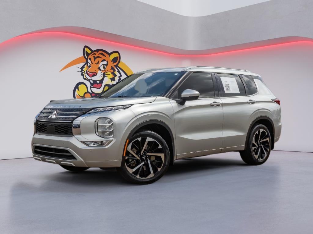 Alloy Silver Metallic 2022 Mitsubishi Outlander SEL FWD SUV / Crossover Front-Wheel Drive Continuously Variable Transmission