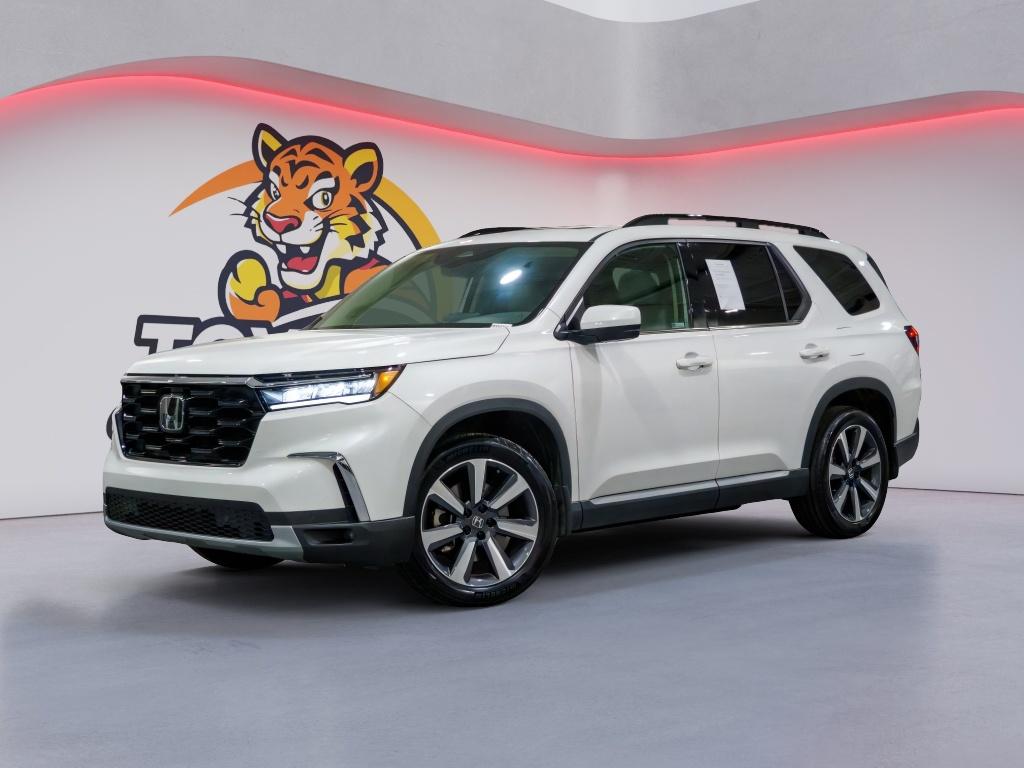 2023 Honda Pilot Touring FWD