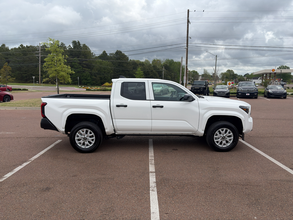 View vehicle photo 4