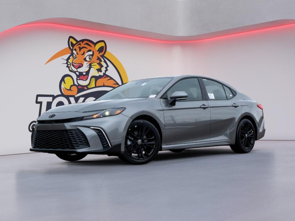 2026 Toyota Camry SE FWD