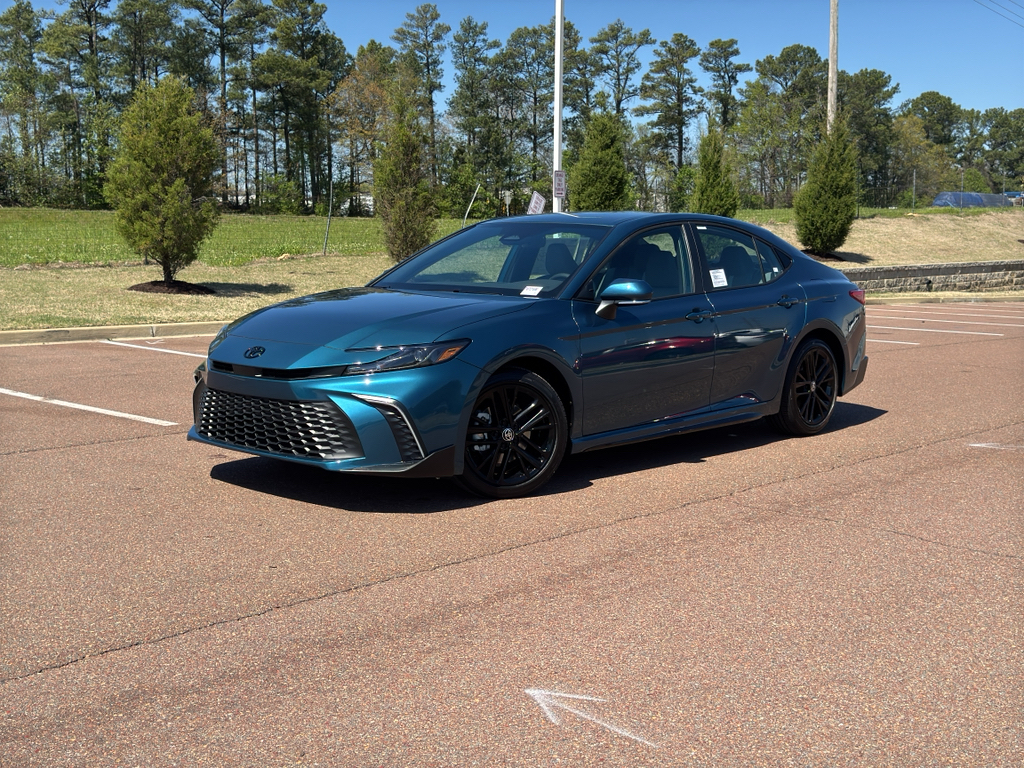 2026 Toyota Camry SE FWD