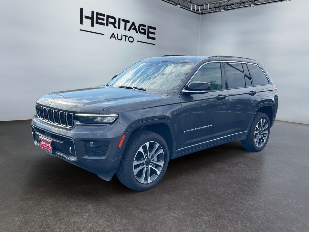 Baltic Gray Metallic Clearcoat 2024 Jeep Grand Cherokee SUV / Crossover Four-Wheel Drive 8-Speed Automatic