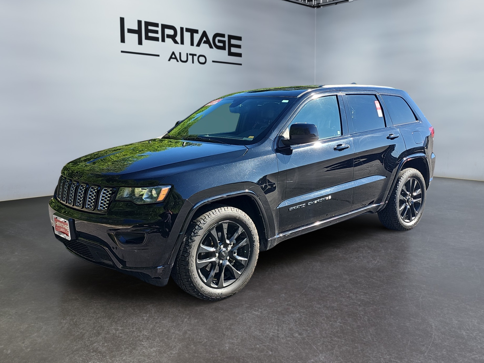Diamond Black Crystal Pearlcoat 2019 Jeep Grand Cherokee SUV / Crossover Four-Wheel Drive 8-Speed Automatic
