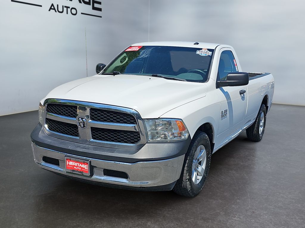 Bright White Clearcoat 2018 RAM 1500 Pickup Truck 4X2 8-Speed Automatic