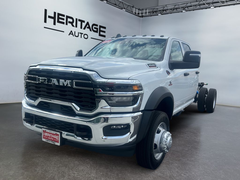 Bright White Clearcoat 2026 RAM 4500 Chassis Pickup Truck 8-Speed Automatic