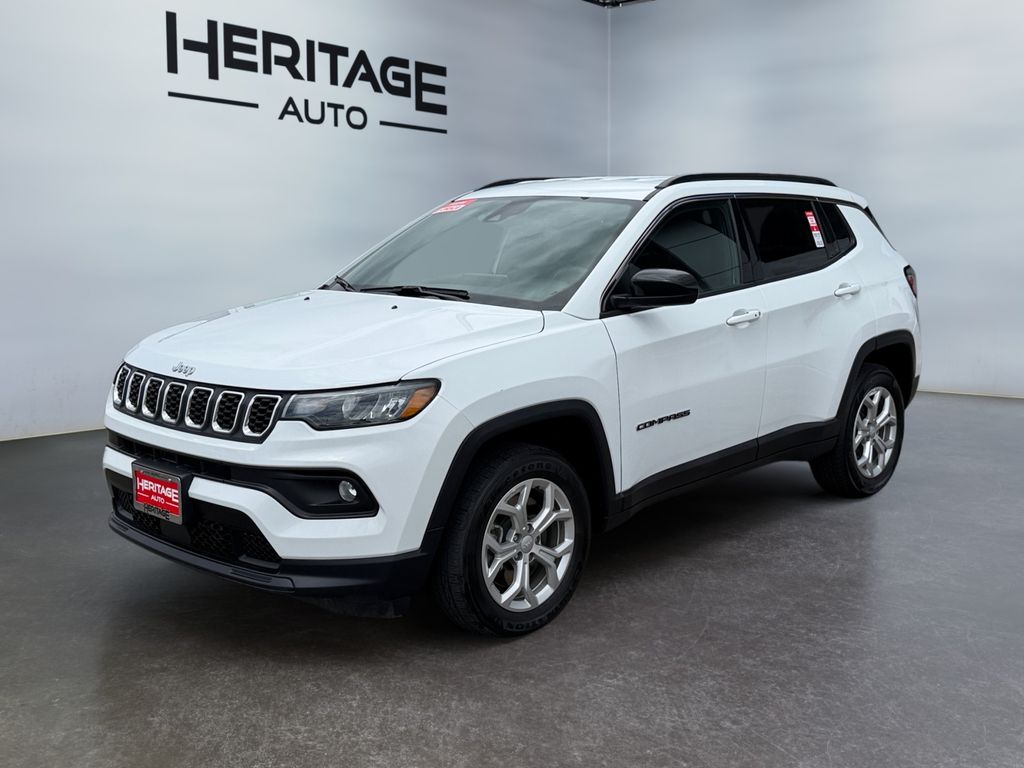 Bright White Clearcoat 2024 Jeep Compass Latitude 4WD SUV / Crossover Four-Wheel Drive 8-Speed Automatic