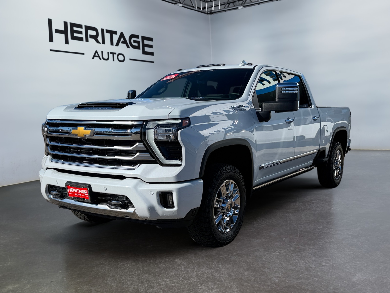 POLAR WHITE TRICOAT 2026 Chevrolet Silverado 3500HD Pickup Truck Four-Wheel Drive Automatic