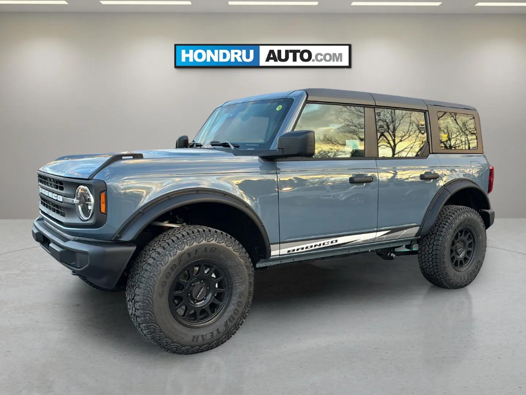 Blue (Azure Gray Metallic Tri-Coat) 2025 Ford Bronco 4-Door 4WD SUV / Crossover Four-Wheel Drive Automatic