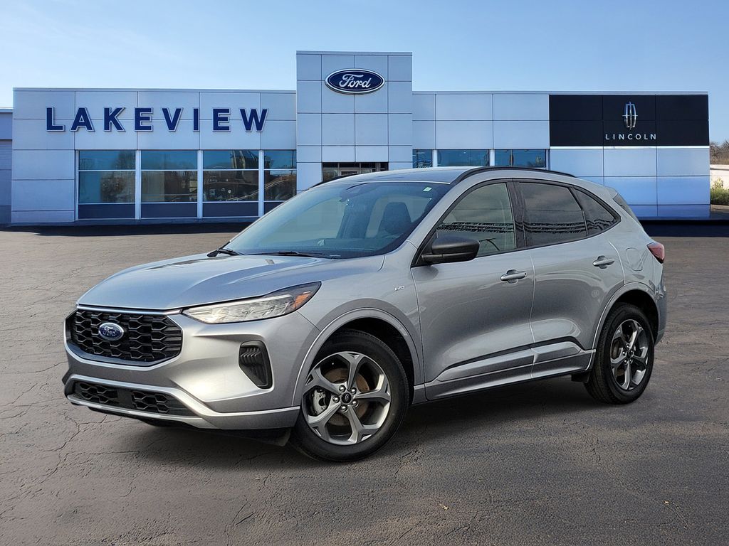  2023 Ford Escape Hybrid ST-Line FWD   