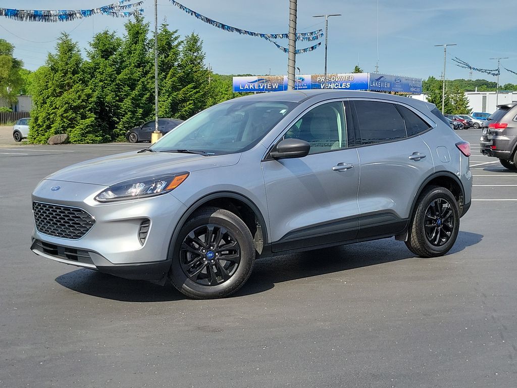 Iconic Silver Metallic 2022 Ford Escape SUV / Crossover All-Wheel Drive 8-Speed Automatic