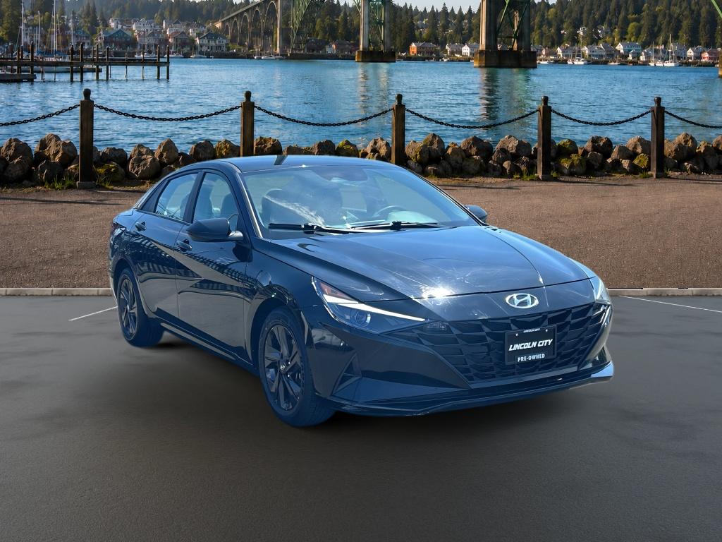 Phantom Black 2021 Hyundai Elantra Sedan Front-Wheel Drive Continuously Variable Transmission