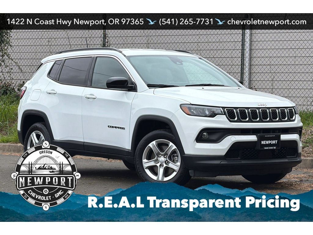 Bright White Clearcoat 2023 Jeep Compass SUV / Crossover Four-Wheel Drive 8-Speed Automatic