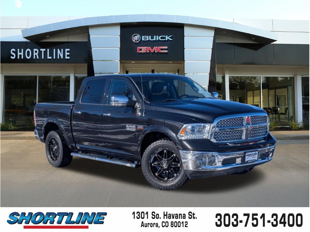 Brilliant Black Crystal Pearlcoat 2017 RAM 1500 Laramie Crew Cab 4WD Pickup Truck Four-Wheel Drive 8-Speed Automatic
