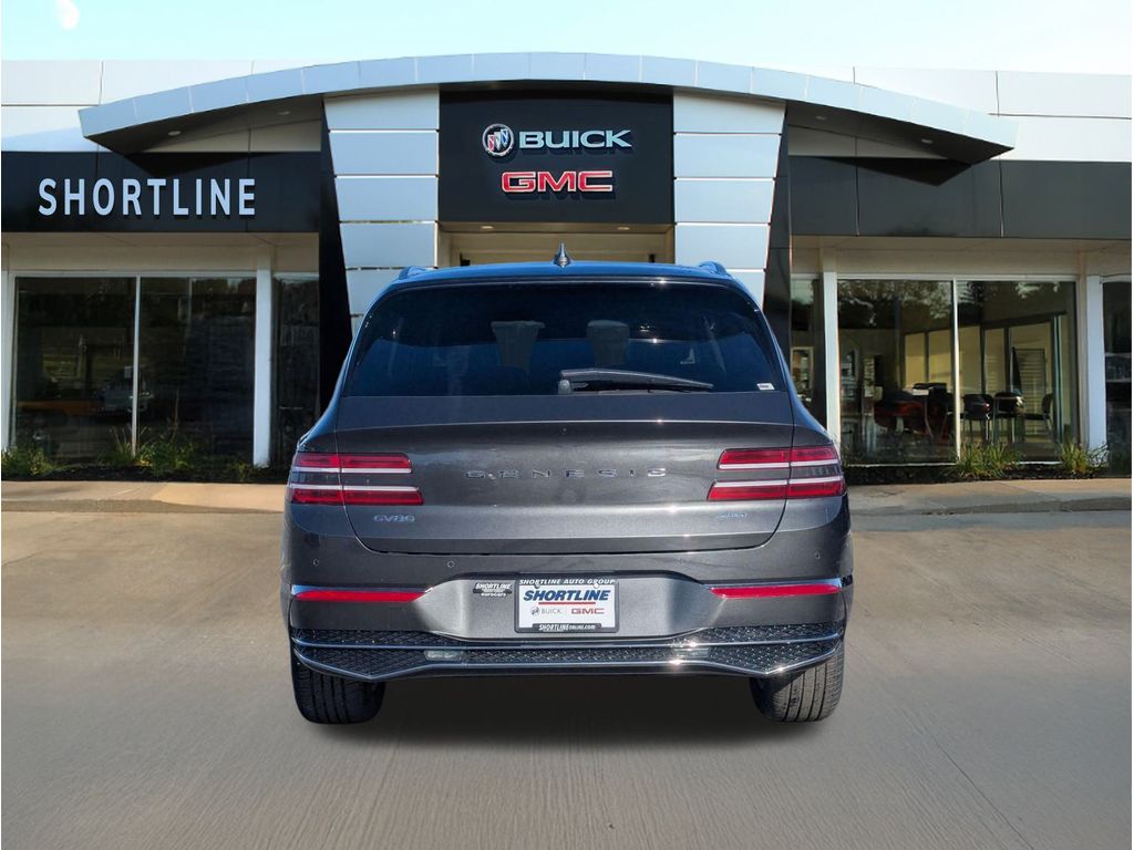 View vehicle photo 4