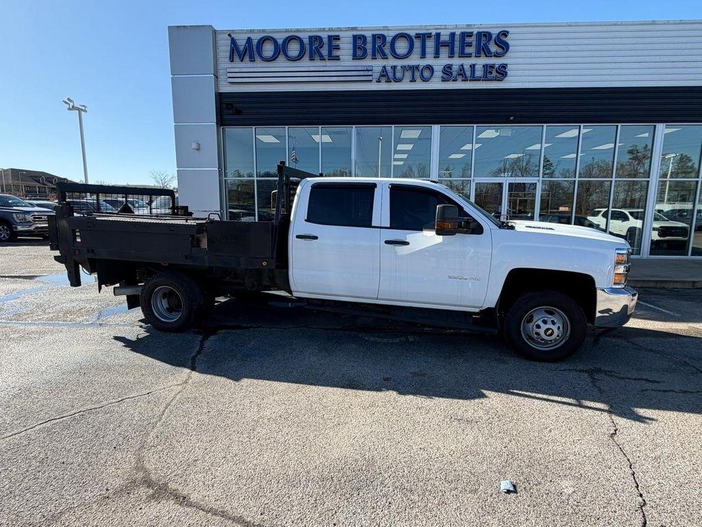  2018 Chevrolet Silverado 3500HD Chassis Work Truck Crew Cab 4WD   