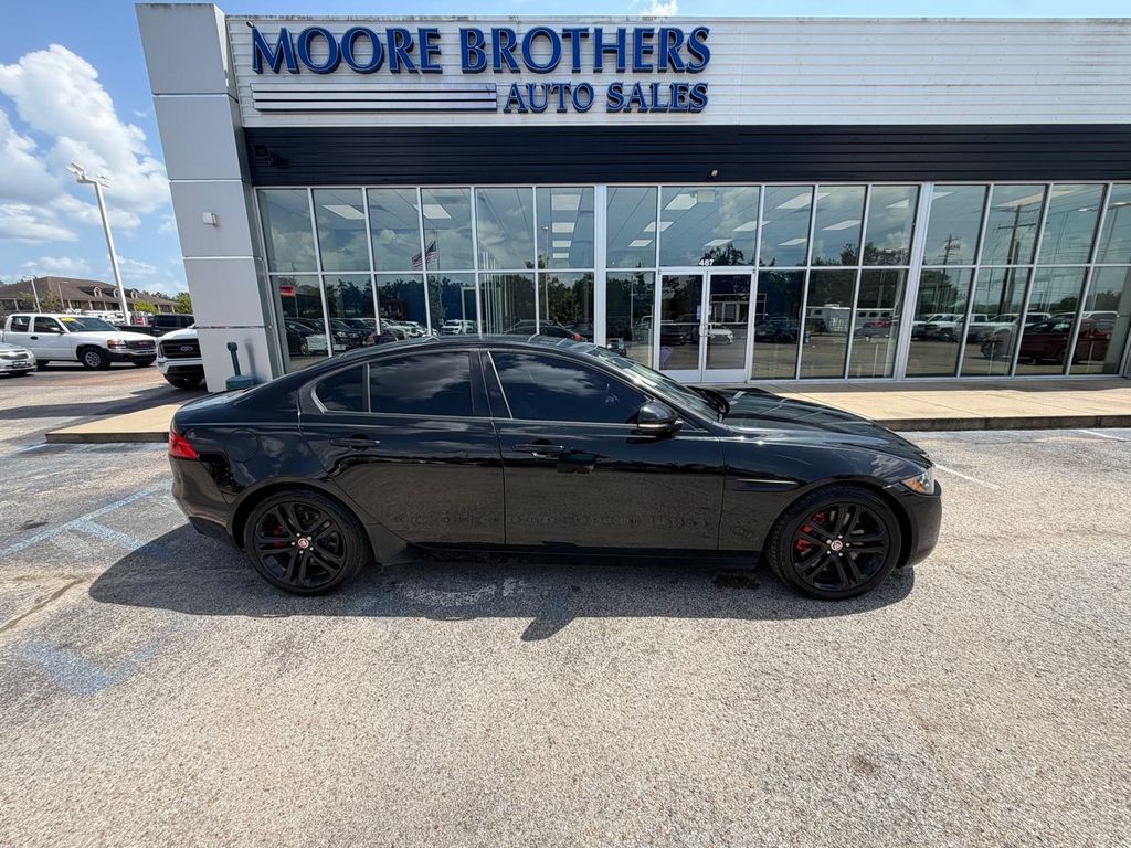 2017 Jaguar XE 35t Premium RWD